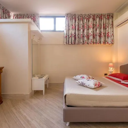 Poggio Chiaro Feriehus Pescia Romana